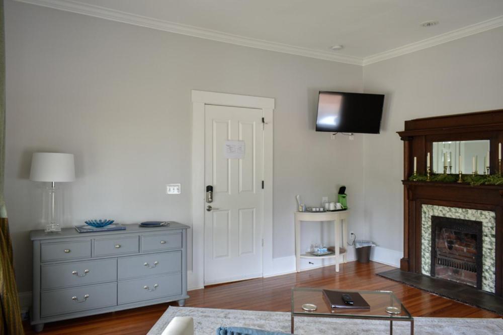 Sparrow Grove Manor Монро Номер фото