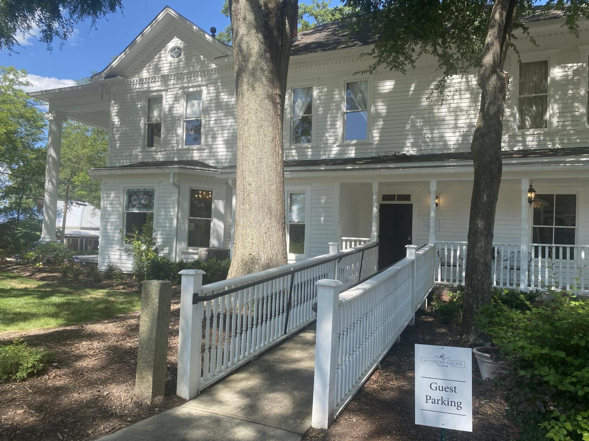 Sparrow Grove Manor Монро Экстерьер фото